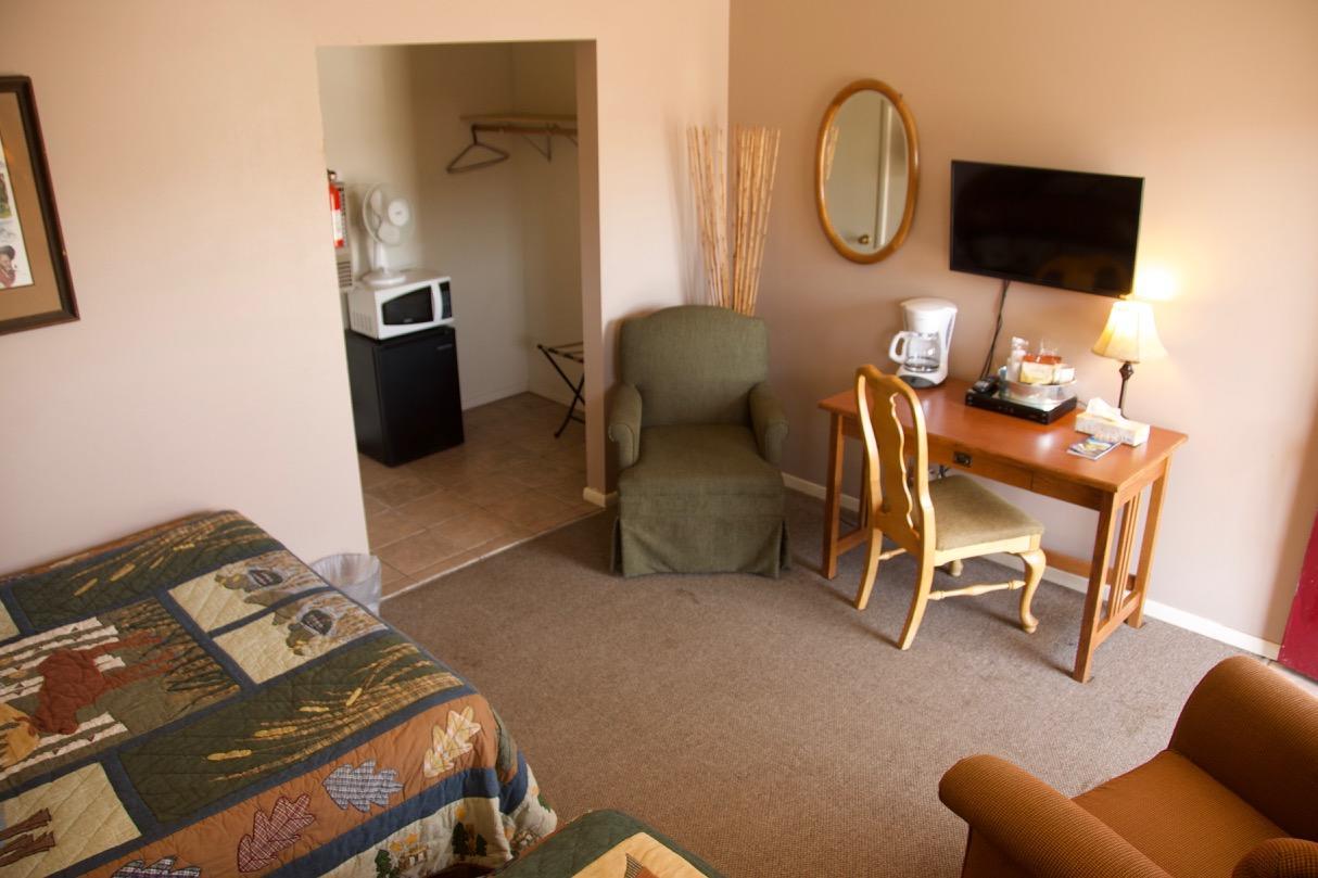 Yellowstone Holiday Motel West Yellowstone Buitenkant foto