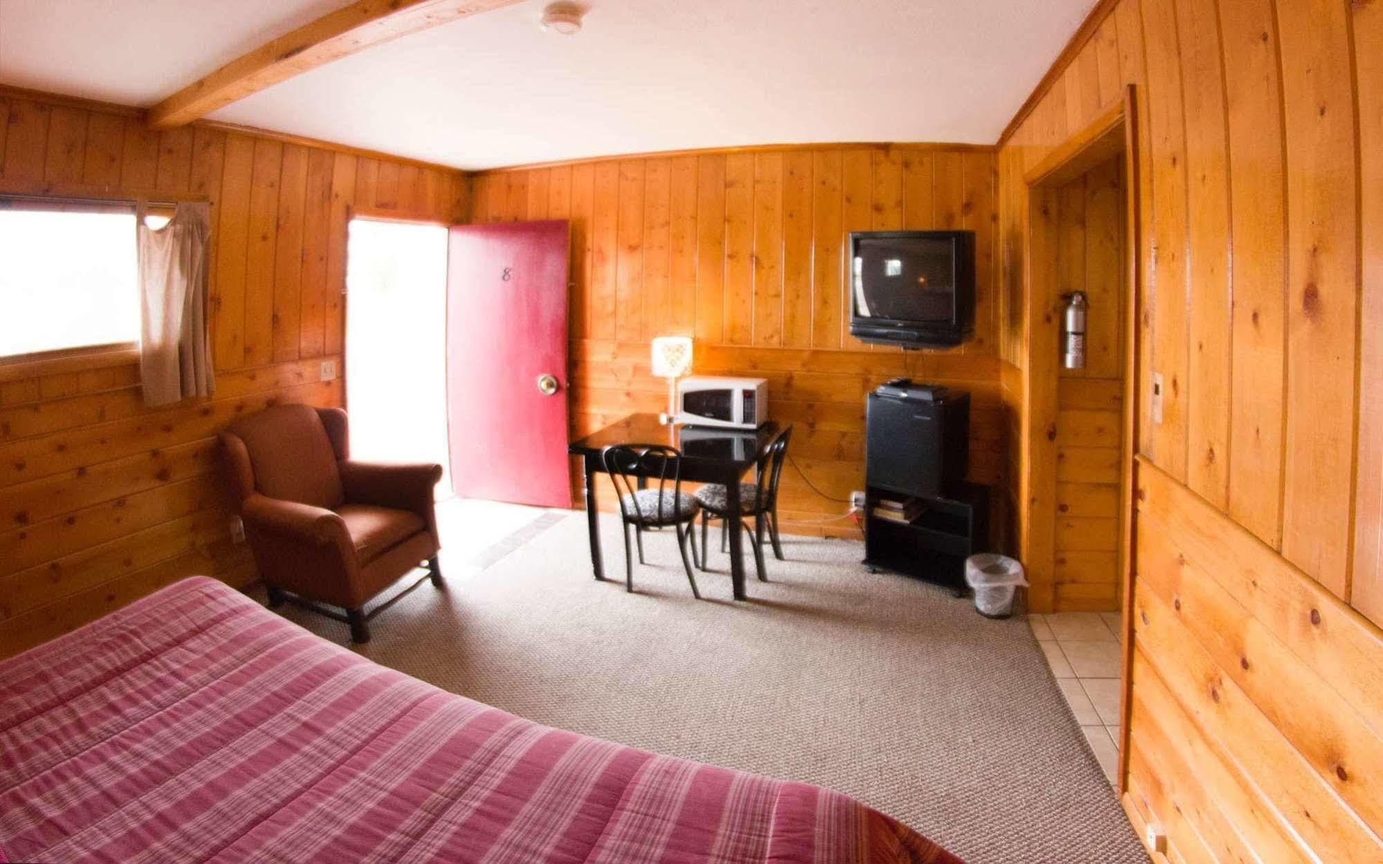 Yellowstone Holiday Motel West Yellowstone Buitenkant foto