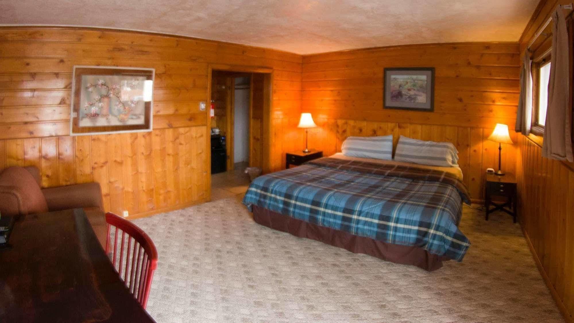 Yellowstone Holiday Motel West Yellowstone Buitenkant foto