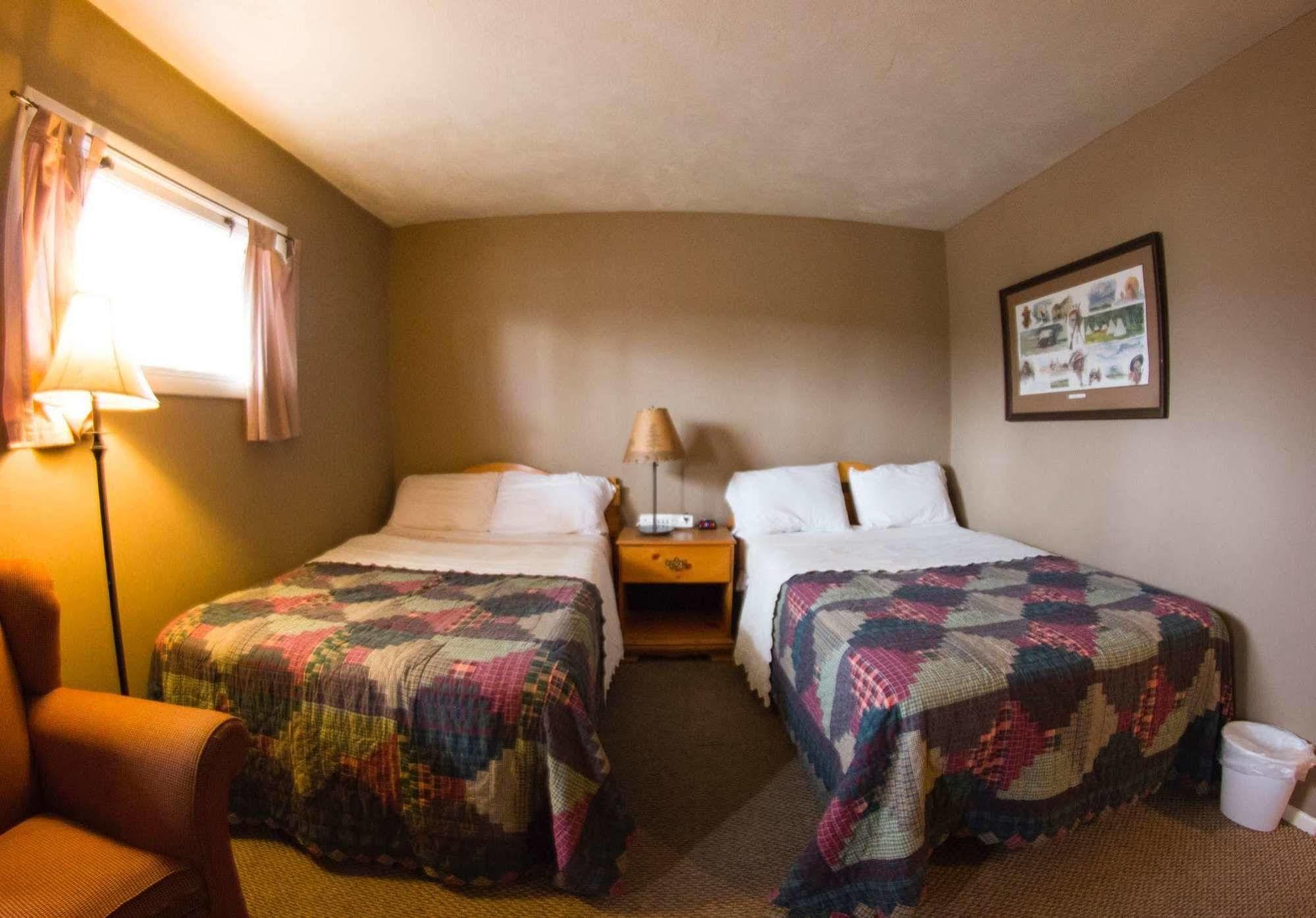 Yellowstone Holiday Motel West Yellowstone Buitenkant foto